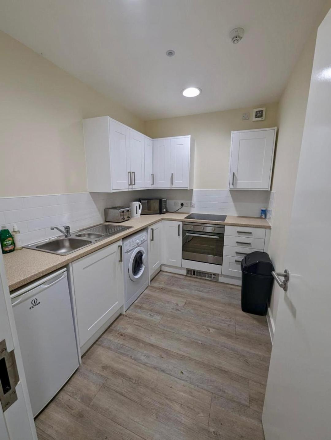 Slieve Apartment Suites Бирмингем Экстерьер фото